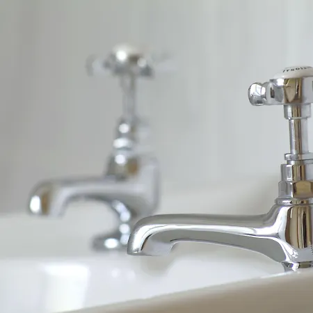 Sharamore House Nocleg ze śniadaniem 4*