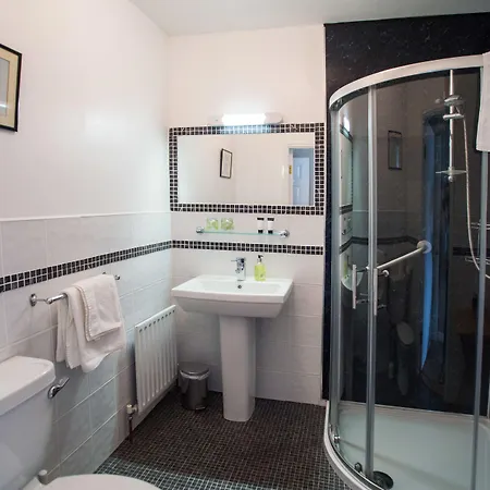 Sharamore House Bed & Breakfast 4*