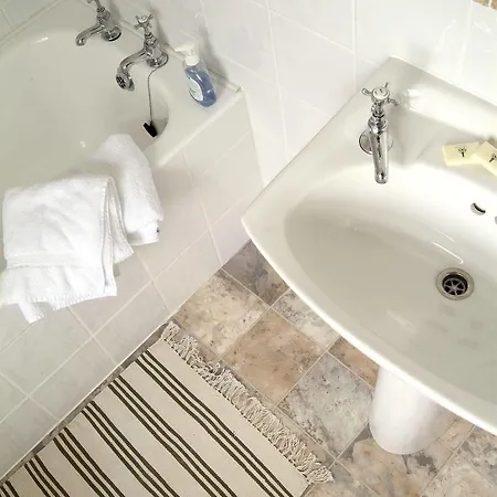 Sharamore House Bed & Breakfast