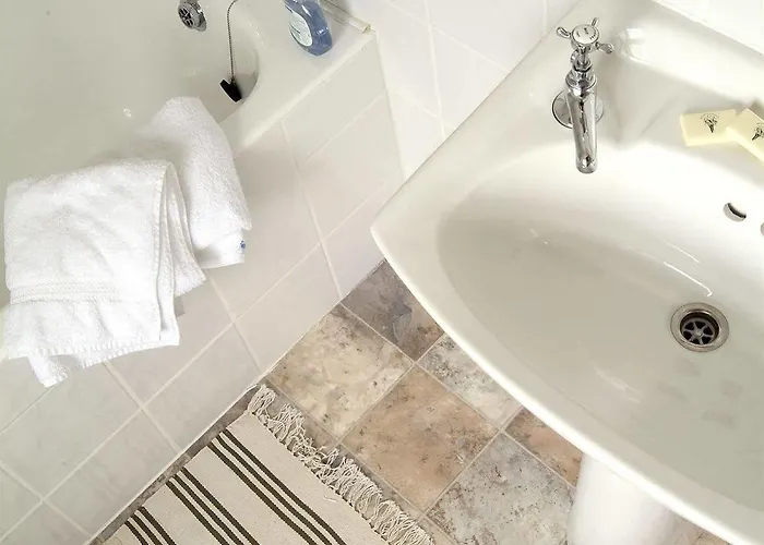 Sharamore House Bed & Breakfast